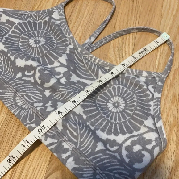 Lululemon Flow Y Bra IV in Beachy  Floral White Fossil - Picture 9 of 12